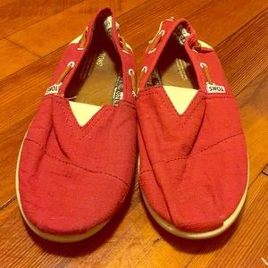 Toms Y 4.5 fits women’s 6